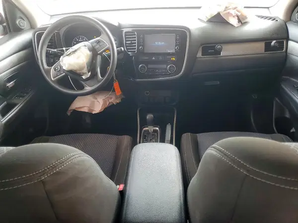 JA4AD2A37JZ055338 2018 MITSUBISHI OUTLANDER - Image 8