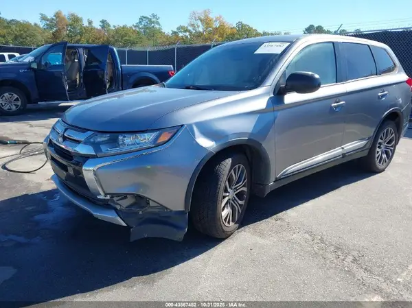 JA4AD2A37JZ062760 2018 MITSUBISHI OUTLANDER - Image 2