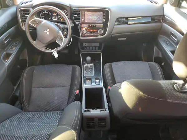 JA4AD2A37KZ004262 2019 MITSUBISHI OUTLANDER - Image 8