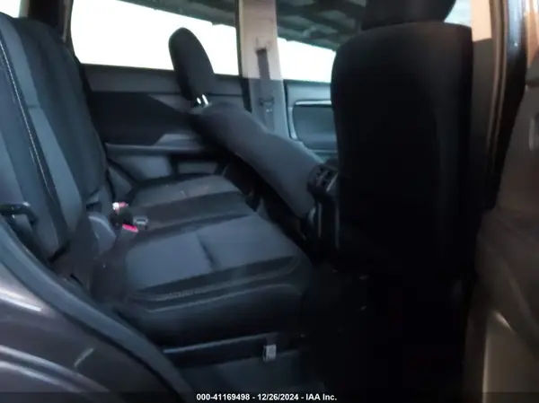 JA4AD2A37KZ008103 2019 MITSUBISHI OUTLANDER - Image 8