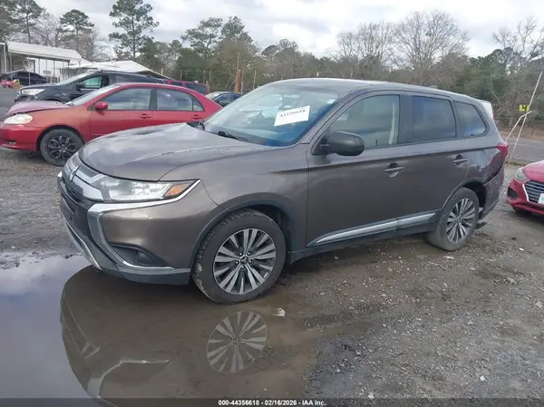JA4AD2A37KZ048388 2019 MITSUBISHI OUTLANDER - Image 2