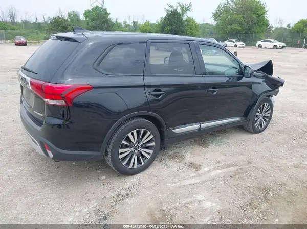 JA4AD2A37KZ049167 2019 MITSUBISHI OUTLANDER - Image 2