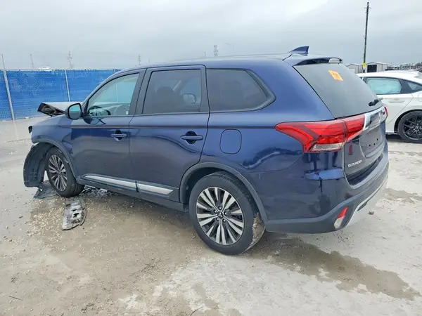 JA4AD2A37LZ013657 2020 MITSUBISHI OUTLANDER - Image 2