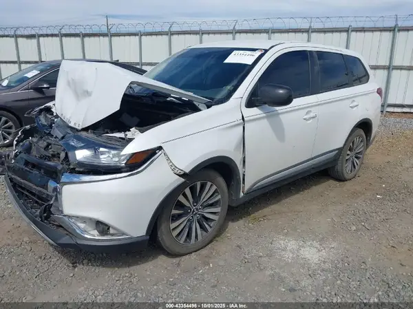 JA4AD2A37LZ039482 2020 MITSUBISHI OUTLANDER - Image 2
