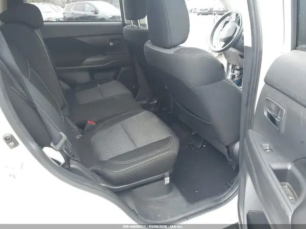 JA4AD2A37LZ045010 2020 MITSUBISHI OUTLANDER - Image 8