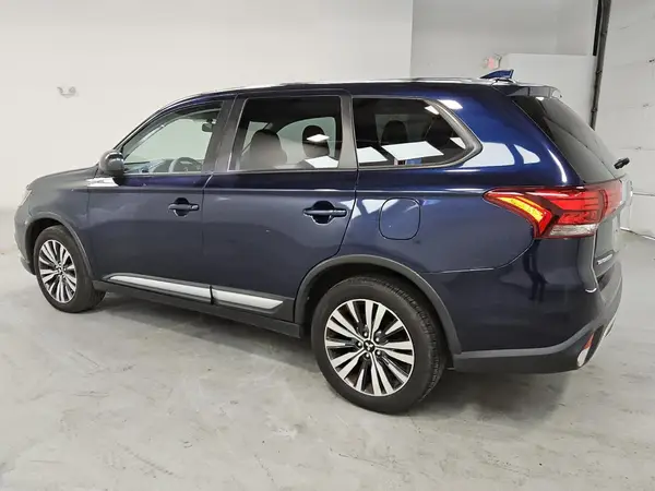 JA4AD2A37LZ045072 2020 MITSUBISHI OUTLANDER - Image 2