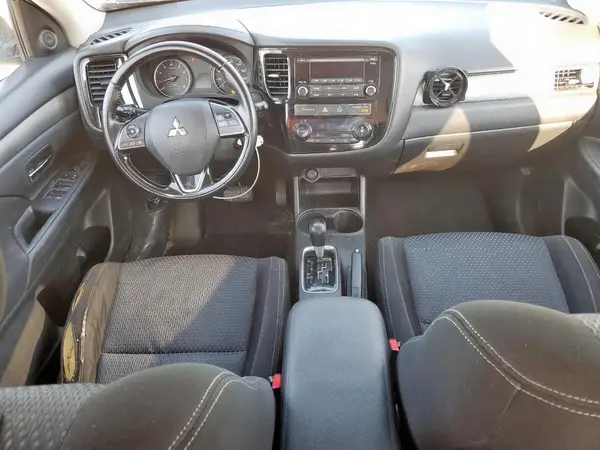JA4AD2A38GZ000244 2016 MITSUBISHI OUTLANDER - Image 8