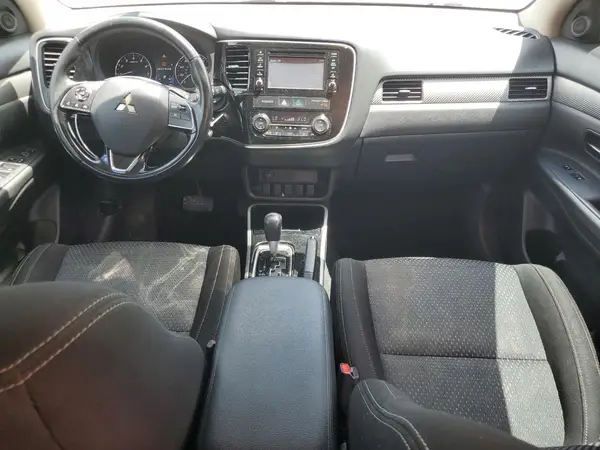 JA4AD2A38HZ022391 2017 MITSUBISHI OUTLANDER - Image 8