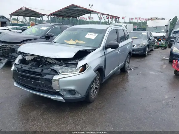 JA4AD2A38HZ023377 2017 MITSUBISHI OUTLANDER - Image 2