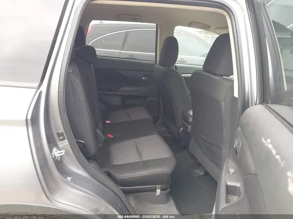 JA4AD2A38HZ033648 2017 MITSUBISHI OUTLANDER - Image 8