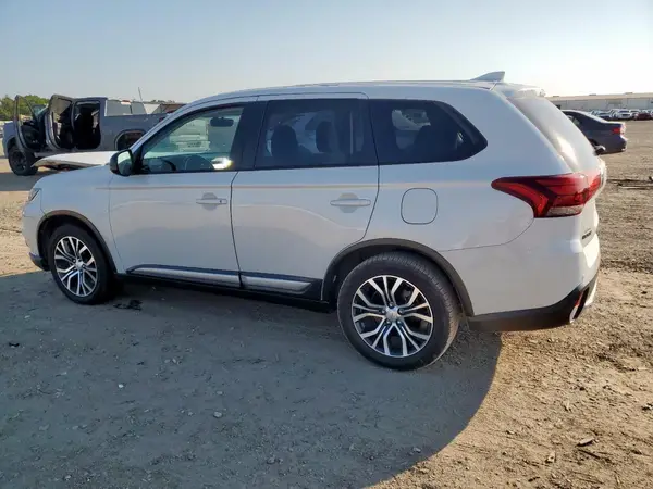 JA4AD2A38HZ034461 2017 MITSUBISHI OUTLANDER - Image 2
