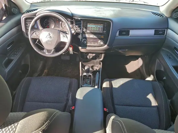 JA4AD2A38HZ041832 2017 MITSUBISHI OUTLANDER - Image 8