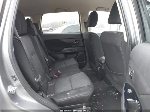 JA4AD2A38HZ054208 2017 MITSUBISHI OUTLANDER - Image 8