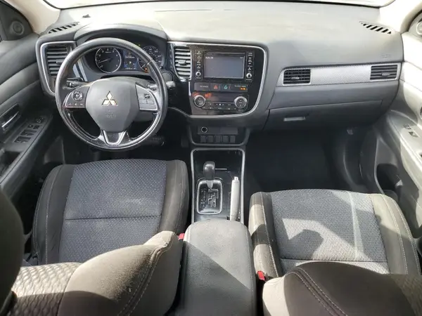 JA4AD2A38HZ060199 2017 MITSUBISHI OUTLANDER - Image 8