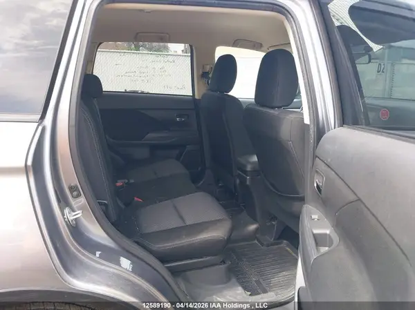 JA4AD2A38HZ605172 2017 MITSUBISHI OUTLANDER - Image 8