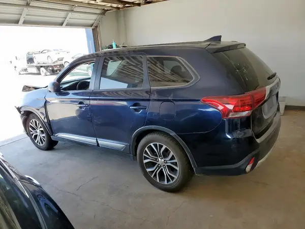 JA4AD2A38JJ001433 2018 MITSUBISHI OUTLANDER - Image 2