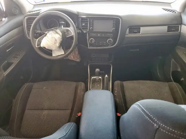 JA4AD2A38JJ001433 2018 MITSUBISHI OUTLANDER - Image 8
