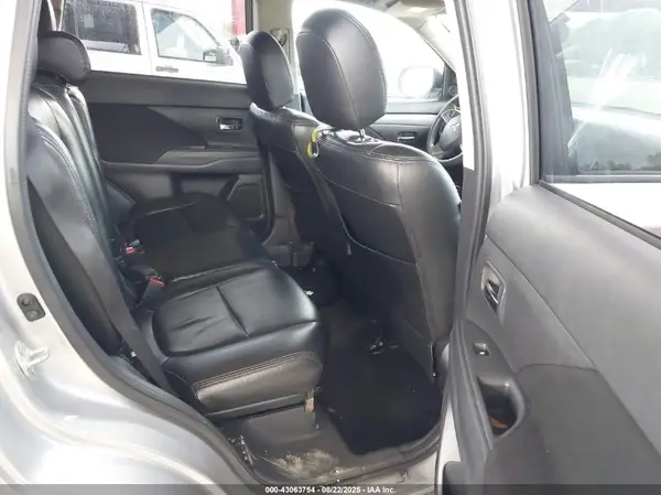 JA4AD2A38JZ001384 2018 MITSUBISHI OUTLANDER - Image 8