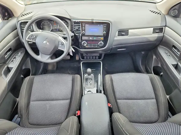 JA4AD2A38JZ010358 2018 MITSUBISHI OUTLANDER - Image 8