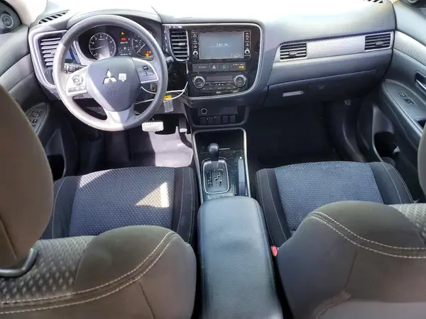 JA4AD2A38JZ012725 2018 MITSUBISHI OUTLANDER - Image 8