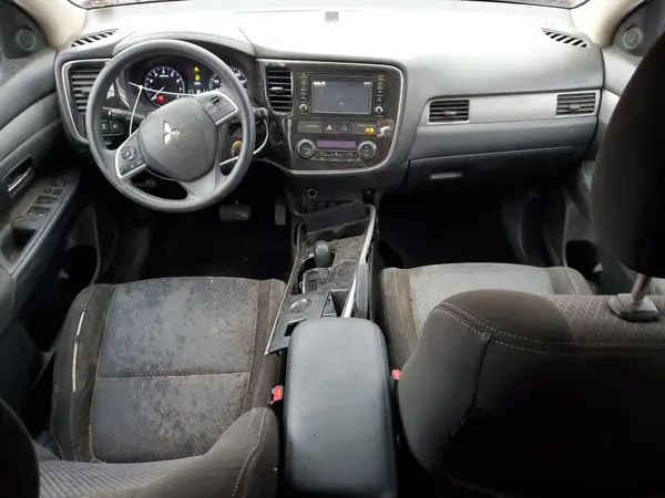 JA4AD2A38JZ021232 2018 MITSUBISHI OUTLANDER - Image 8