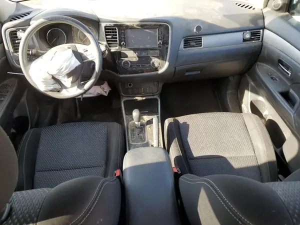 JA4AD2A38JZ046485 2018 MITSUBISHI OUTLANDER - Image 8