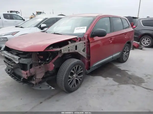 JA4AD2A38JZ052657 2018 MITSUBISHI OUTLANDER - Image 2
