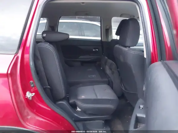 JA4AD2A38JZ052657 2018 MITSUBISHI OUTLANDER - Image 8