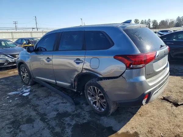 JA4AD2A38JZ052710 2018 MITSUBISHI OUTLANDER - Image 2