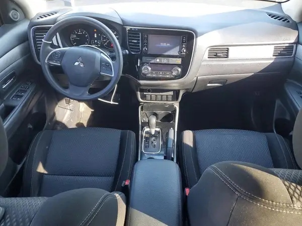 JA4AD2A38JZ052710 2018 MITSUBISHI OUTLANDER - Image 8