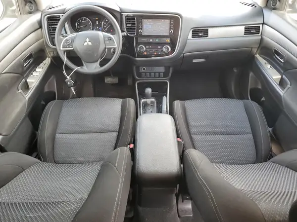 JA4AD2A38JZ055770 2018 MITSUBISHI OUTLANDER - Image 8