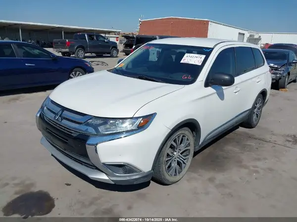 JA4AD2A38JZ059009 2018 MITSUBISHI OUTLANDER - Image 2