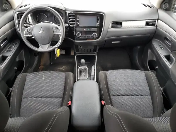 JA4AD2A38JZ062041 2018 MITSUBISHI OUTLANDER - Image 8