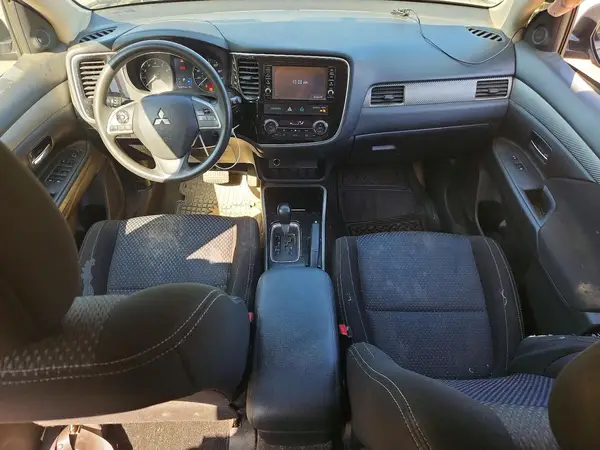 JA4AD2A38JZ062198 2018 MITSUBISHI OUTLANDER - Image 8