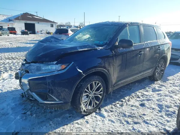 JA4AD2A38JZ068504 2018 MITSUBISHI OUTLANDER - Image 2