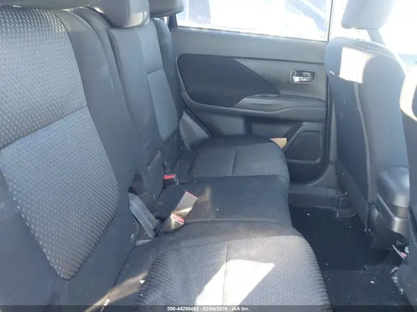 JA4AD2A38JZ068504 2018 MITSUBISHI OUTLANDER - Image 8