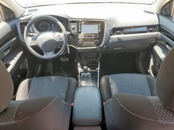 JA4AD2A38KJ002261 2019 MITSUBISHI OUTLANDER - Image 8