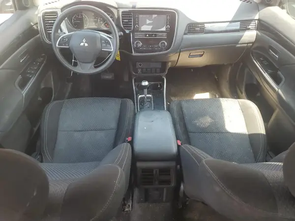 JA4AD2A38KZ006103 2019 MITSUBISHI OUTLANDER - Image 8