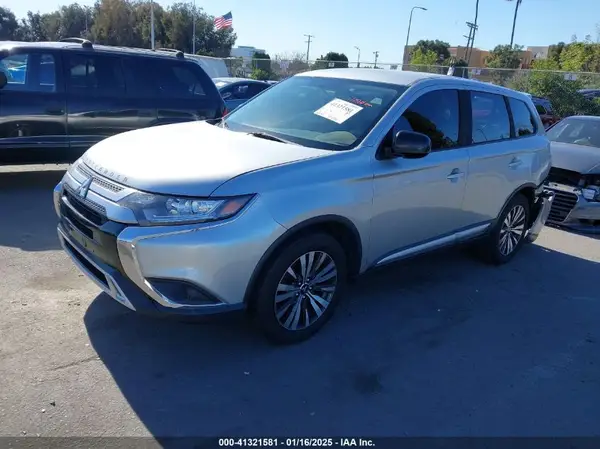 JA4AD2A38KZ009406 2019 MITSUBISHI OUTLANDER - Image 2