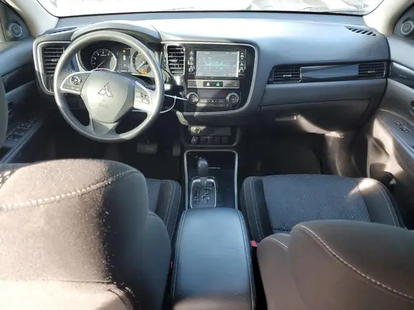 JA4AD2A38KZ038369 2019 MITSUBISHI OUTLANDER - Image 8