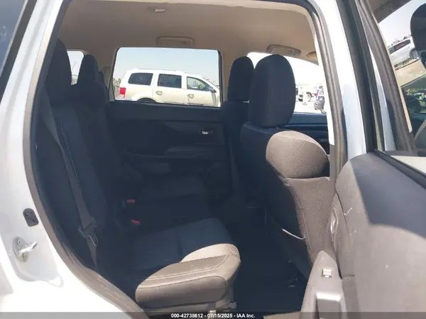 JA4AD2A38KZ047900 2019 MITSUBISHI OUTLANDER - Image 8