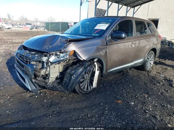 JA4AD2A38KZ053065 2019 MITSUBISHI OUTLANDER - Image 2