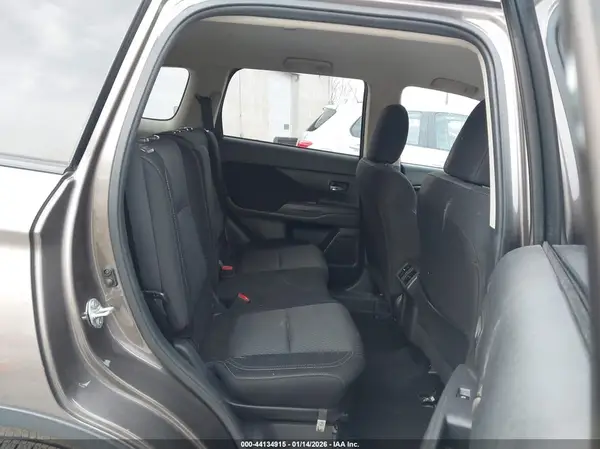 JA4AD2A38KZ053065 2019 MITSUBISHI OUTLANDER - Image 8
