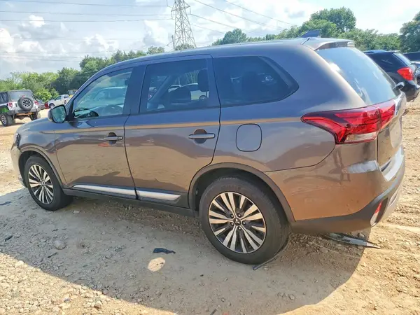 JA4AD2A38LZ016373 2020 MITSUBISHI OUTLANDER - Image 2