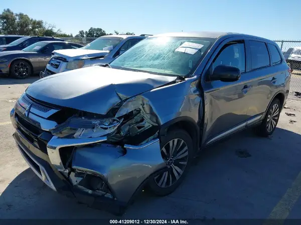 JA4AD2A38LZ018396 2020 MITSUBISHI OUTLANDER - Image 2
