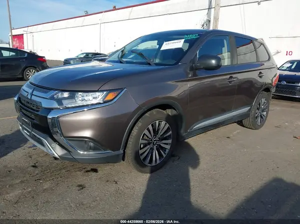 JA4AD2A38LZ037482 2020 MITSUBISHI OUTLANDER - Image 2