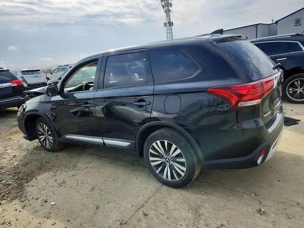 JA4AD2A38LZ039409 2020 MITSUBISHI OUTLANDER - Image 2