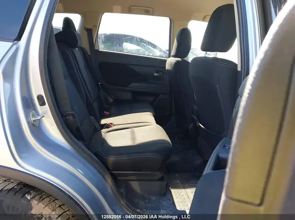 JA4AD2A39GZ608645 2016 MITSUBISHI OUTLANDER - Image 8