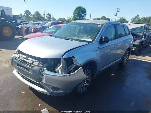 JA4AD2A39HZ009679 2017 MITSUBISHI OUTLANDER - Image 2