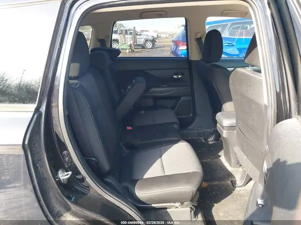 JA4AD2A39HZ010752 2017 MITSUBISHI OUTLANDER - Image 8